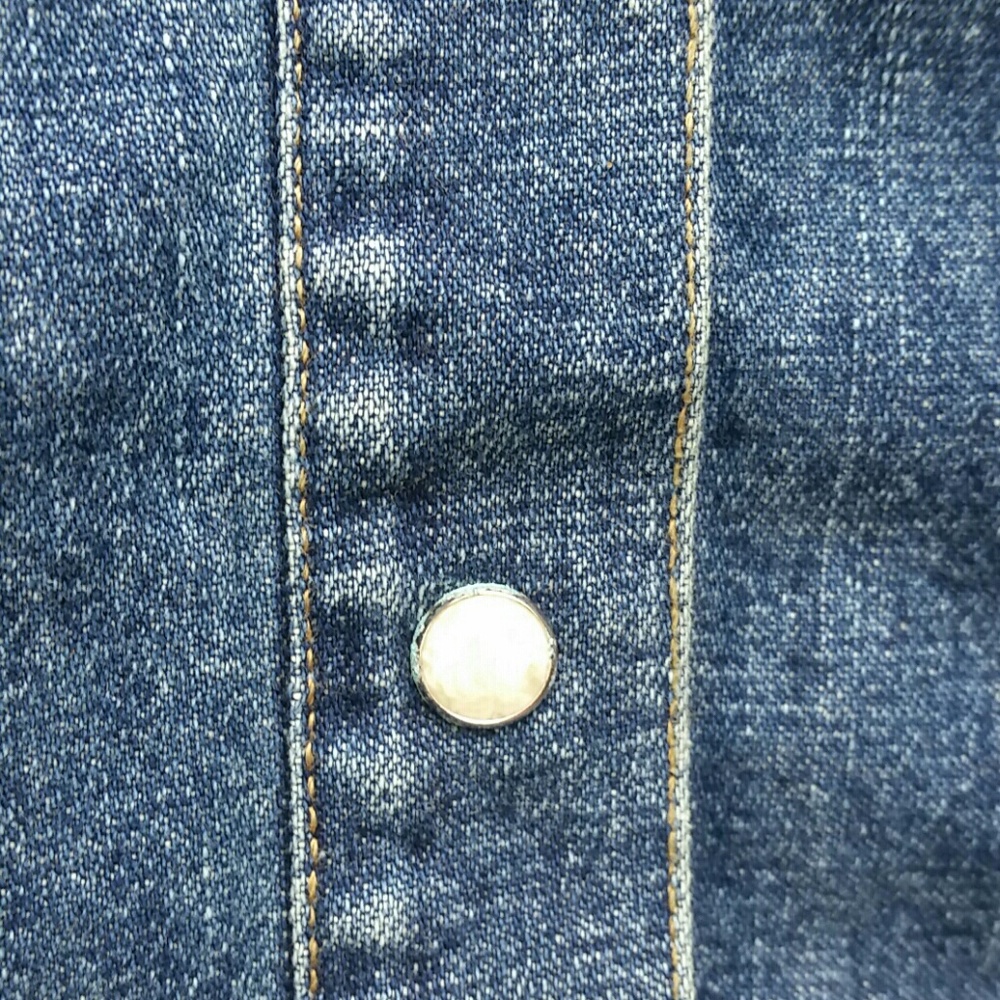 Shirt - Picture 4 of 5
